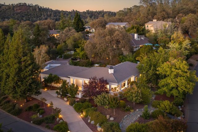 6745 Estates Ct, Auburn, CA 95602