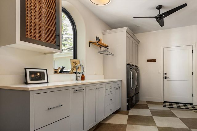 6745 Estates Ct, Auburn, CA 95602
