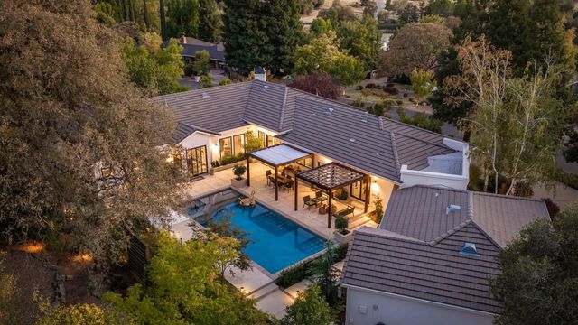 6745 Estates Ct, Auburn, CA 95602