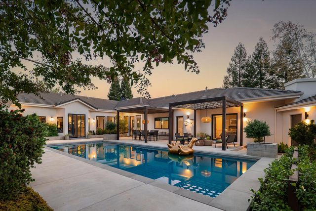 6745 Estates Ct, Auburn, CA 95602