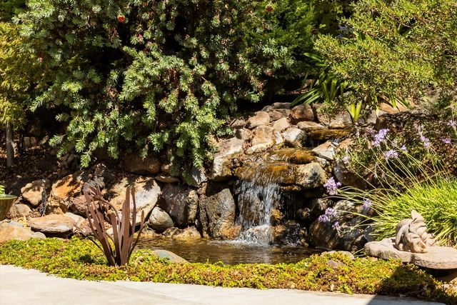 6745 Estates Ct, Auburn, CA 95602