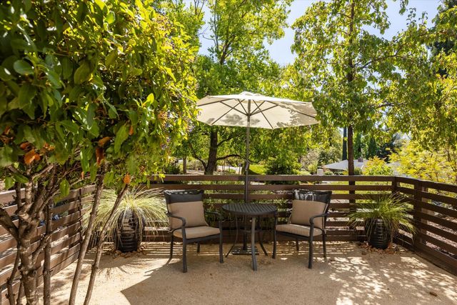 6745 Estates Ct, Auburn, CA 95602