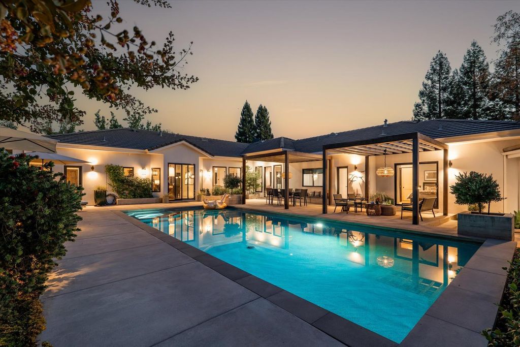 6745 Estates Ct, Auburn, CA 95602