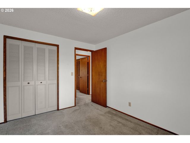 27366 4TH St, Junction City, OR 97448