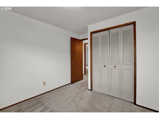 27366 4TH St, Junction City, OR 97448