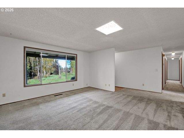 27366 4TH St, Junction City, OR 97448