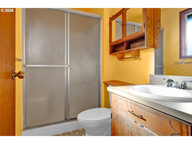 27366 4TH St, Junction City, OR 97448