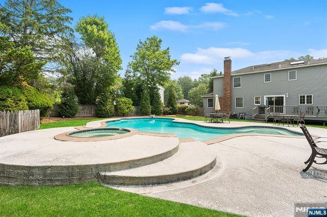 86 S Colonial Drive, Harrington Park, NJ 07640