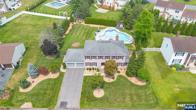 86 S Colonial Drive, Harrington Park, NJ 07640