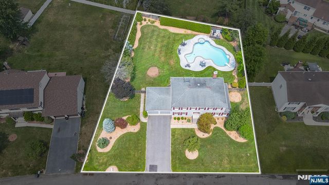 86 S Colonial Drive, Harrington Park, NJ 07640
