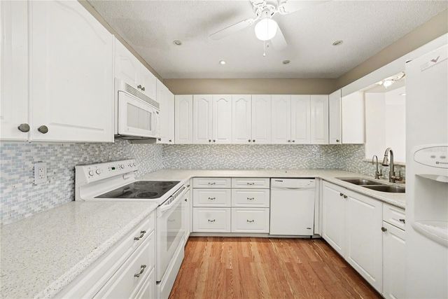 1806 EL RANCHO DRIVE, Sun City Center, FL 33573