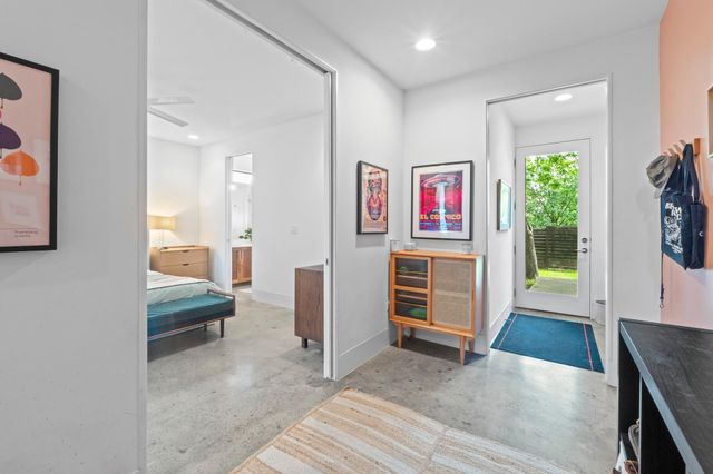 900 Karen Ave A, Austin, TX 78757