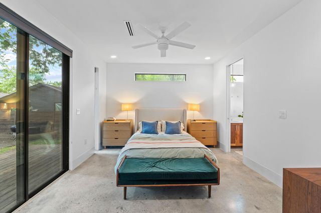 900 Karen Ave A, Austin, TX 78757