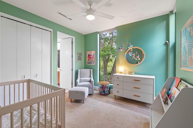 900 Karen Ave A, Austin, TX 78757
