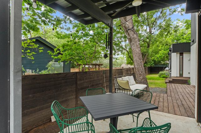900 Karen Ave A, Austin, TX 78757