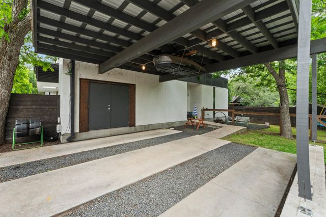 900 Karen Ave A, Austin, TX 78757
