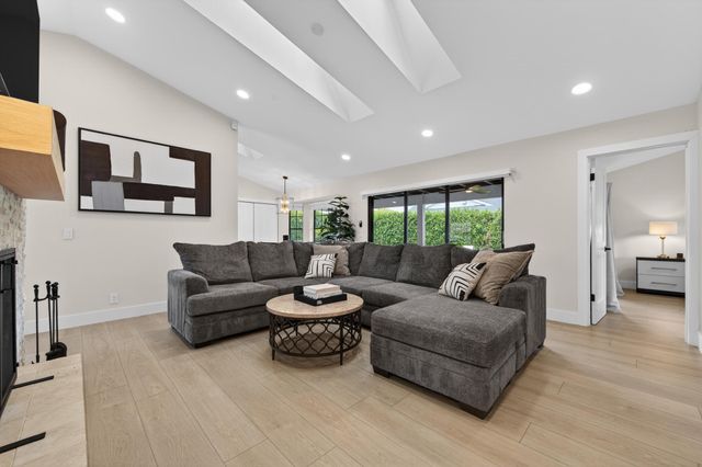 13571 Jonquil Place, Wellington, FL 33414