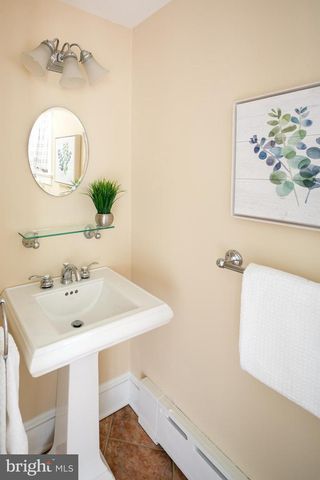 600 HAYDOCK LN, Haverford, PA 19041