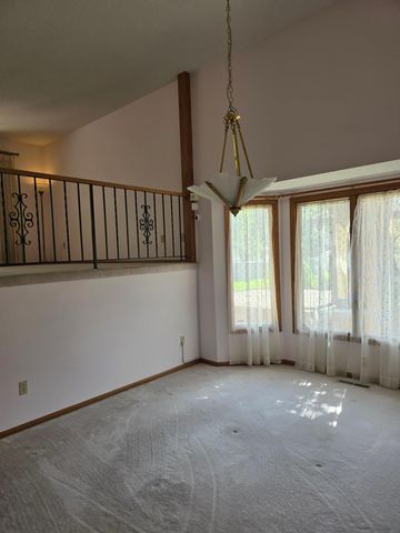 8213 Pleasant View Court, Mounds View, MN 55112