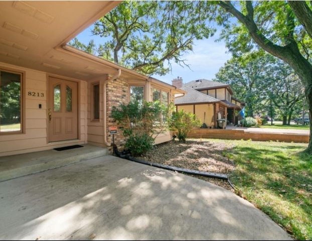 8213 Pleasant View Court, Mounds View, MN 55112
