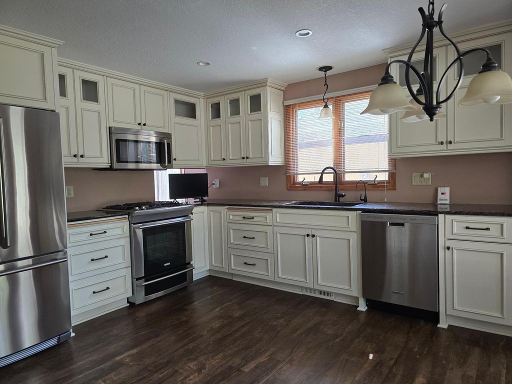 8213 Pleasant View Court, Mounds View, MN 55112 — photo 5