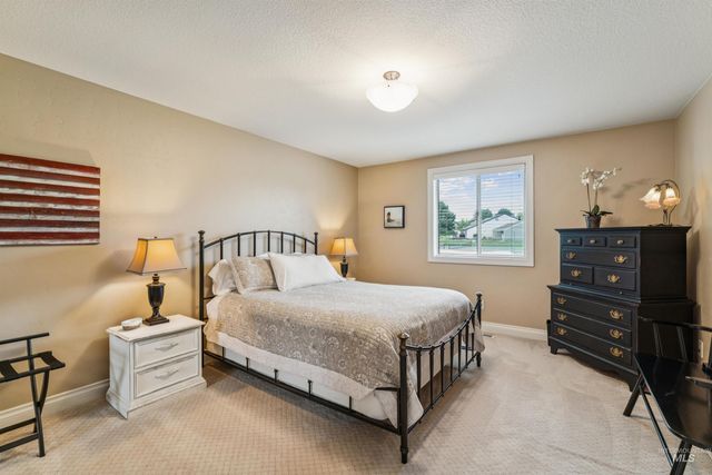 719 Parkside Way, Nampa, ID 83686