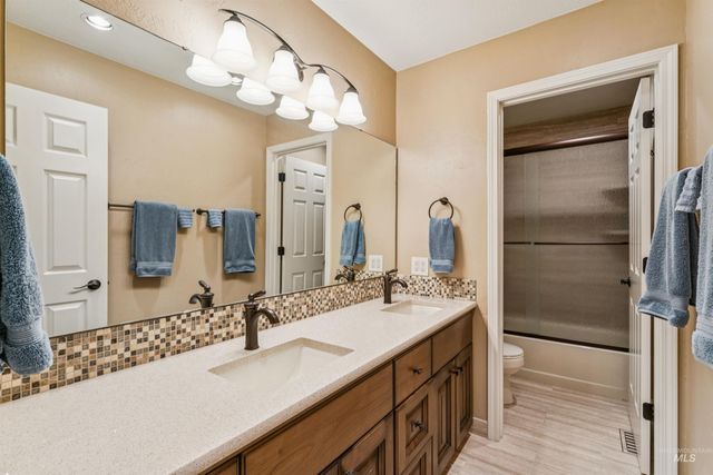 719 Parkside Way, Nampa, ID 83686