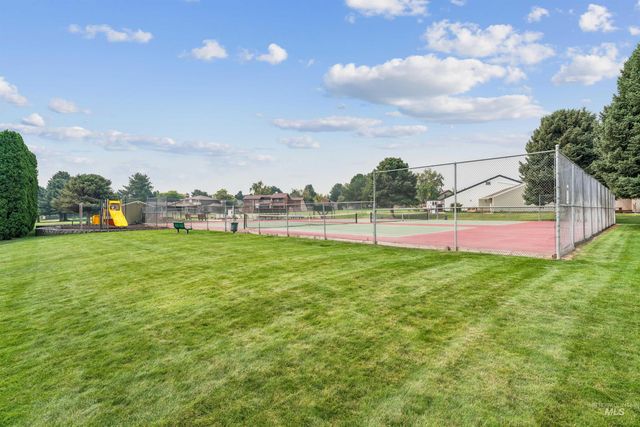 719 Parkside Way, Nampa, ID 83686