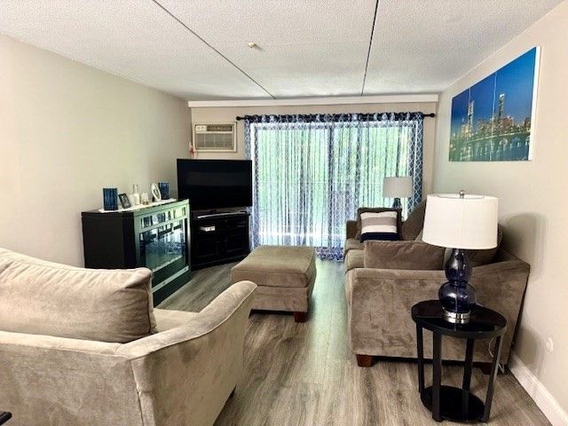 575 Broad St U:215, Weymouth, MA 02189