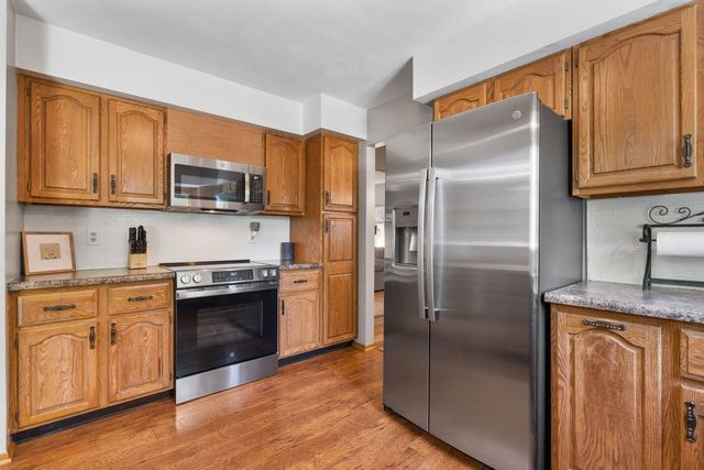 1139 BROOKVIEW Drive, De Witt, IA 52742