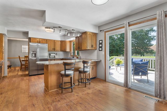 1139 BROOKVIEW Drive, De Witt, IA 52742