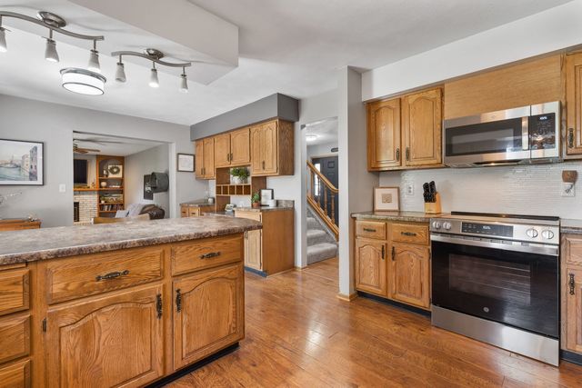 1139 BROOKVIEW Drive, De Witt, IA 52742