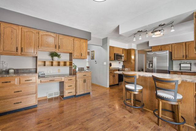 1139 BROOKVIEW Drive, De Witt, IA 52742