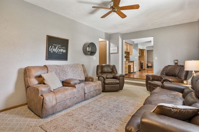 1139 BROOKVIEW Drive, De Witt, IA 52742
