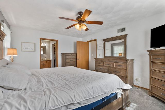 1139 BROOKVIEW Drive, De Witt, IA 52742