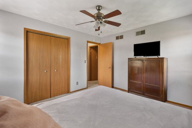 1139 BROOKVIEW Drive, De Witt, IA 52742