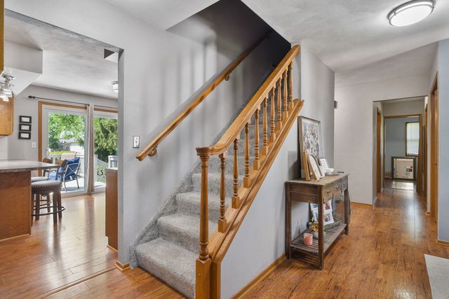 1139 BROOKVIEW Drive, De Witt, IA 52742