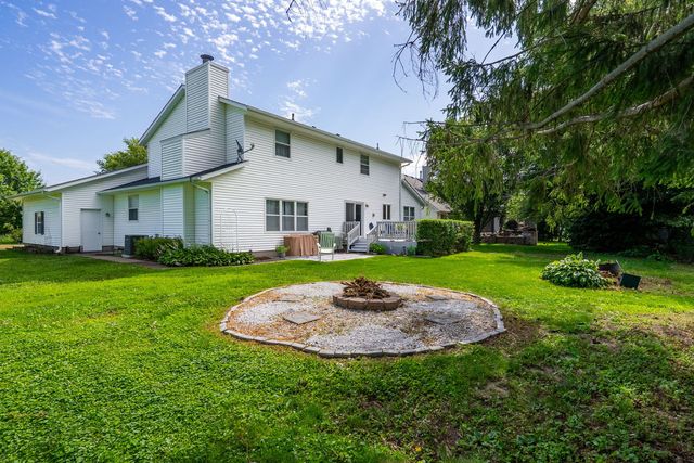 1139 BROOKVIEW Drive, De Witt, IA 52742