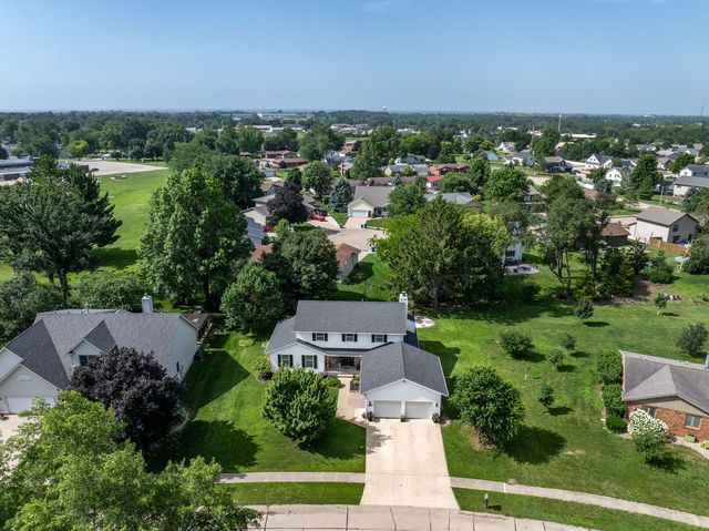 1139 BROOKVIEW Drive, De Witt, IA 52742