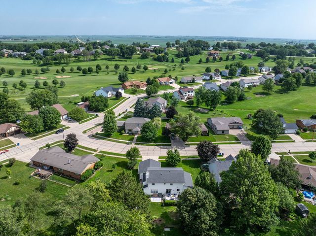 1139 BROOKVIEW Drive, De Witt, IA 52742