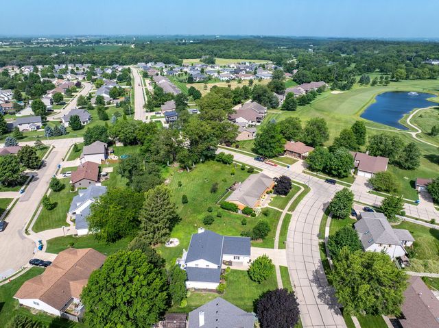 1139 BROOKVIEW Drive, De Witt, IA 52742