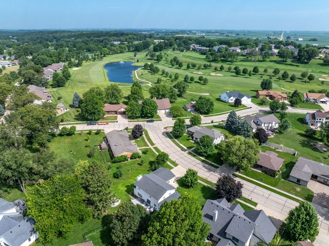 1139 BROOKVIEW Drive, De Witt, IA 52742