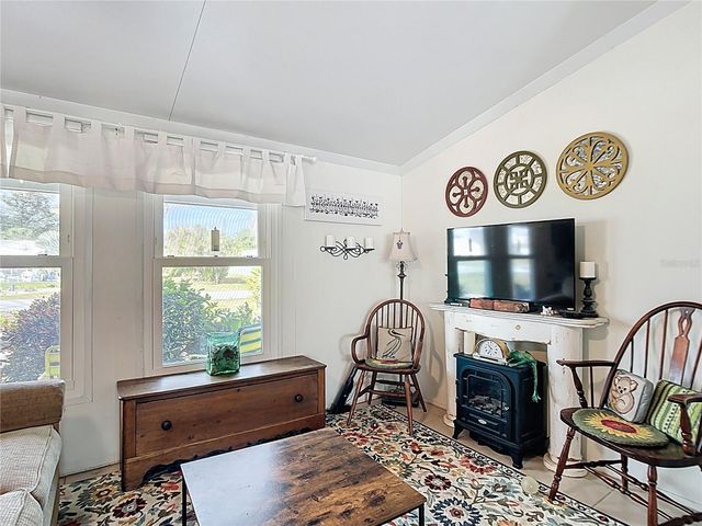 551 W TARPON BOULEVARD NW, Port Charlotte, FL 33952