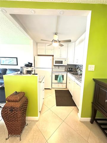 4115 Cambridge E 4115, Deerfield Beach, FL 33442