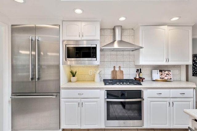 6131 Corte De La Reina, San Jose, CA 95120