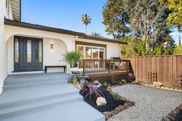 6131 Corte De La Reina, San Jose, CA 95120