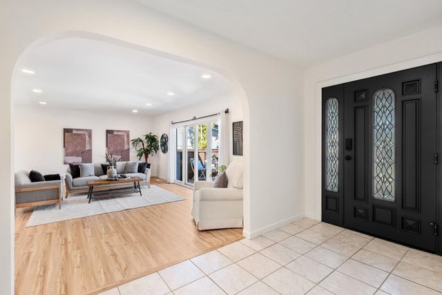 6131 Corte De La Reina, San Jose, CA 95120