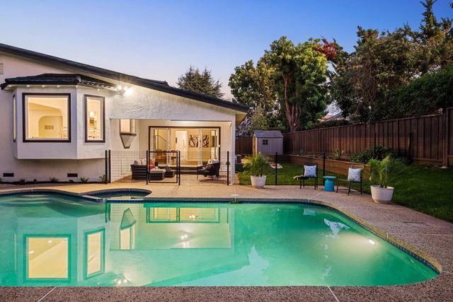 6131 Corte De La Reina, San Jose, CA 95120