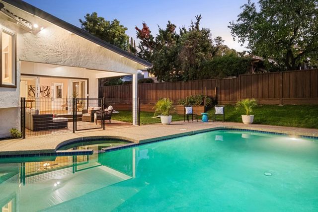 6131 Corte De La Reina, San Jose, CA 95120