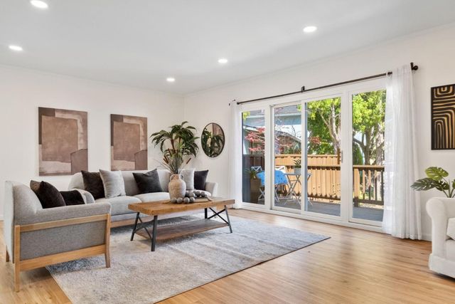 6131 Corte De La Reina, San Jose, CA 95120